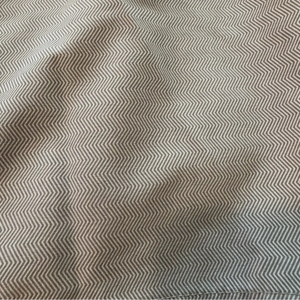 Adidas Hybrid Material Golf Shorts Gray Monochrome Zigzag‎ Pattern Size 36
